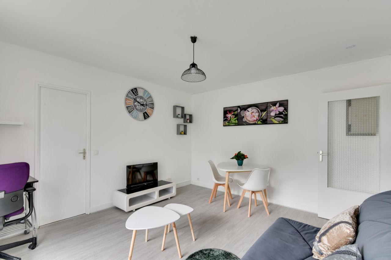 Apartmán Budget Apart With Balcony Near Paris Bondy Exteriér fotografie