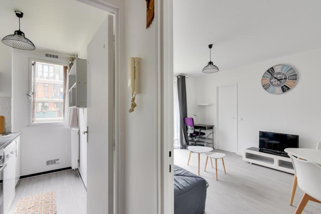 Apartmán Budget Apart With Balcony Near Paris Bondy Exteriér fotografie